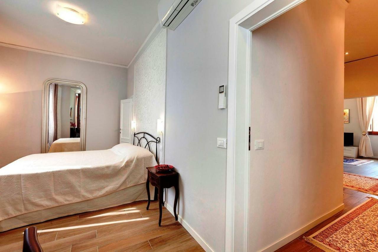 Lilium Elegant Apartment Florenz Exterior foto